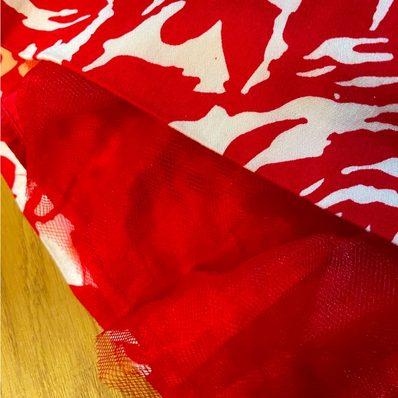 Super cute Twenty one, red and white skirt. - Picture 3 of 4